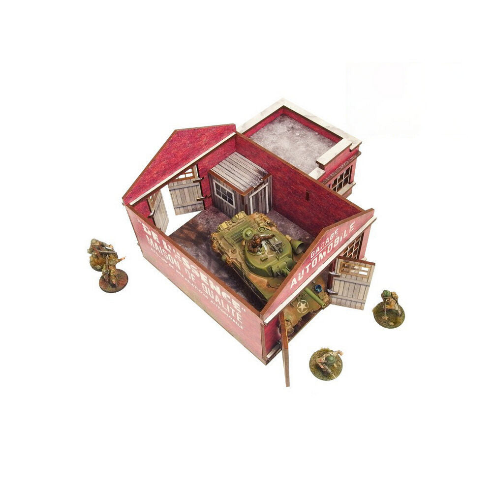 Micro Art Studio - WW2 Normandy Garage w. Petrol Station PREPAINTED [28mm/1:56]